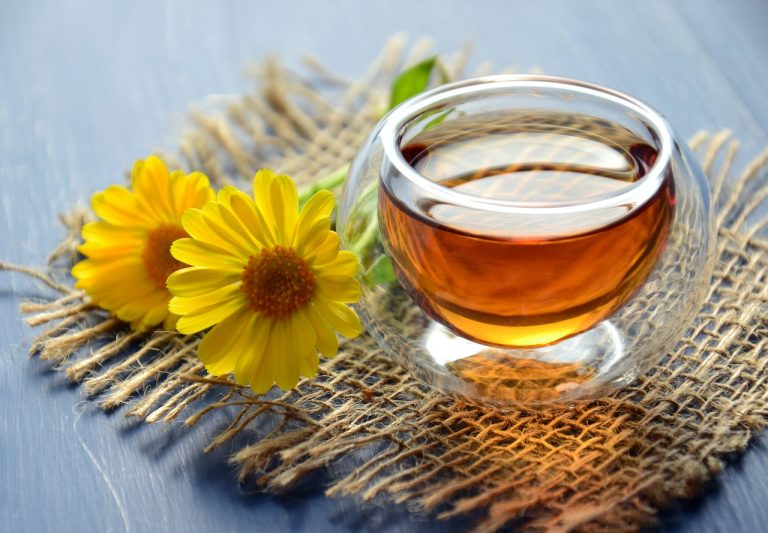 Dream About Honey: 10 Main Interpretations Explained